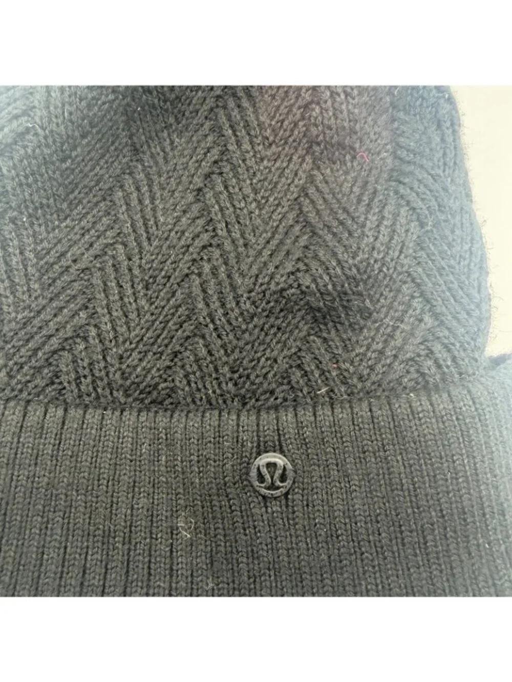 Lululemon Women's OS Black Merino Wool Beanie Faux Fur Pom Winter Hat